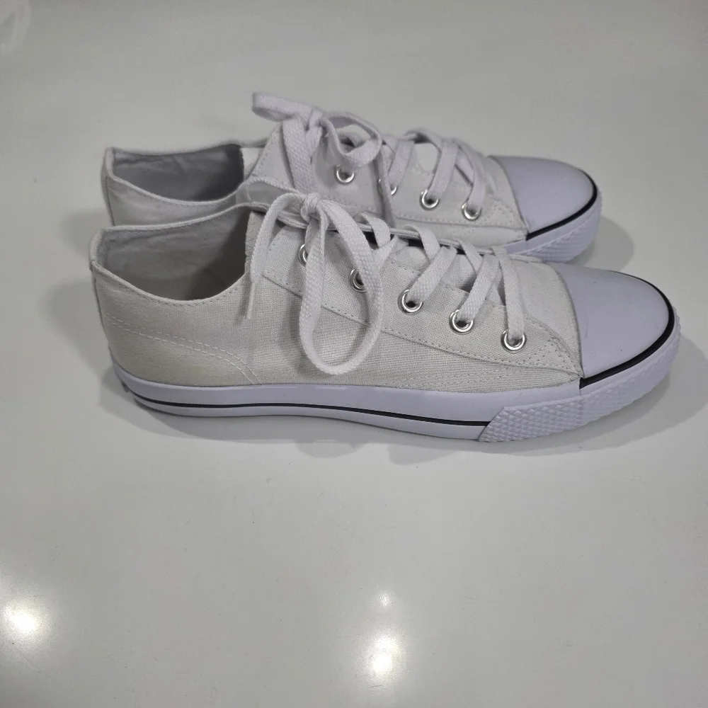 Classic White Canvas Low-Top Sneakers - Picture 6 of 10